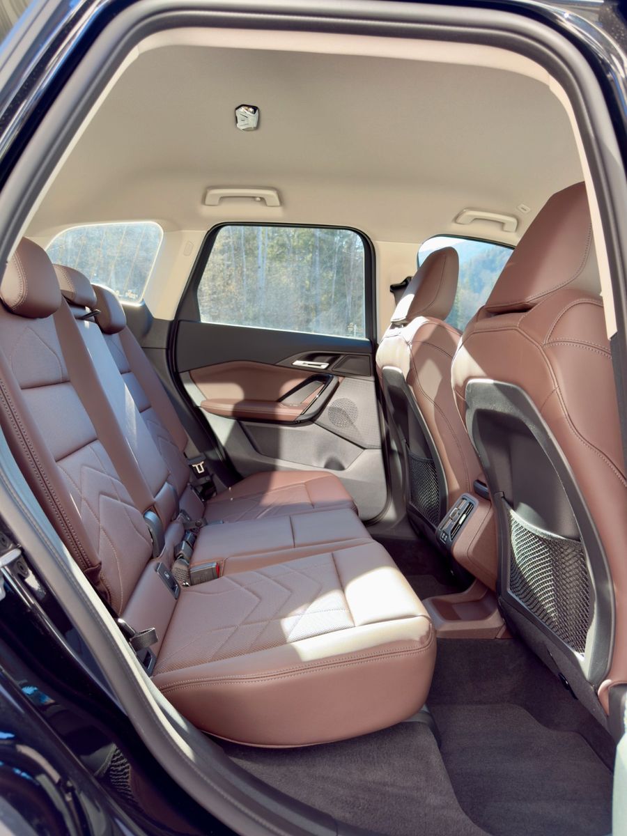 BMW X1 xDrive23i - Samsaru's Car Outlet
