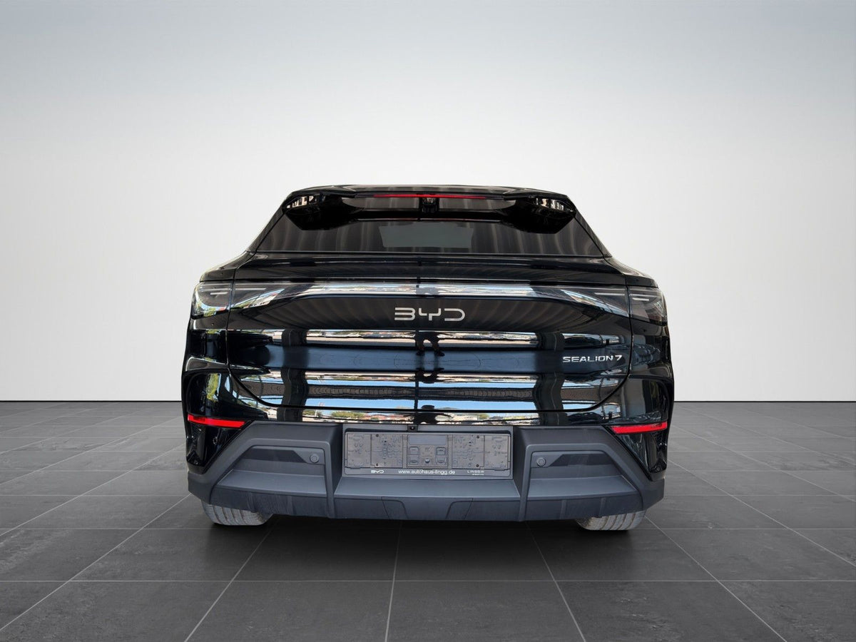 BYD Sealion 7