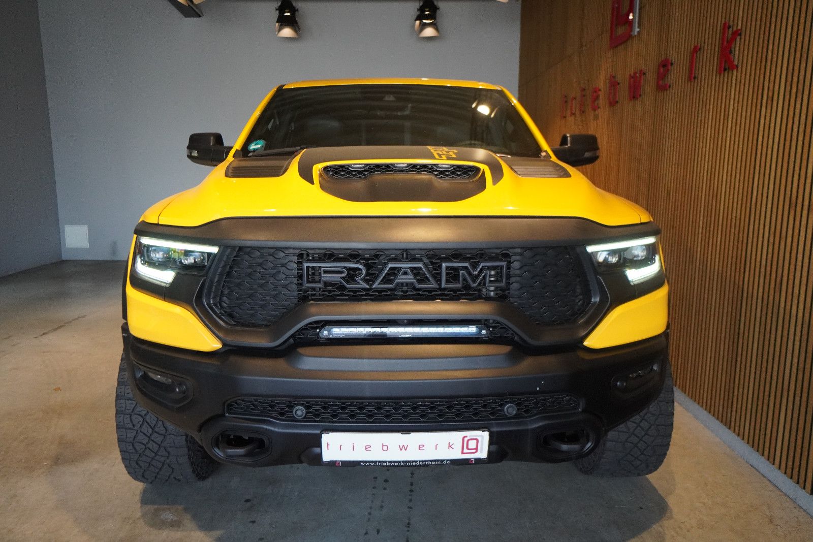 Dodge RAM 1500 TRX V8 6.2 L -Hardtop-MWST-Top Zustand