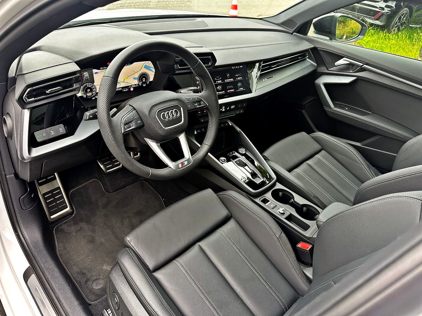 Audi A3 Sportback 45TFSIe S LINE BLACK PANO KAMRA VC+