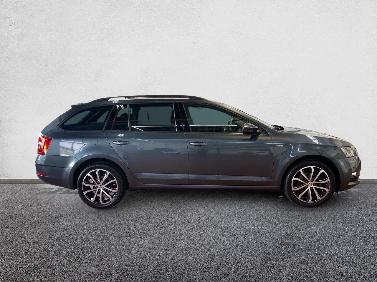 Skoda Octavia Combi Tour 1.5 TSI - Samsaru's Car Outlet