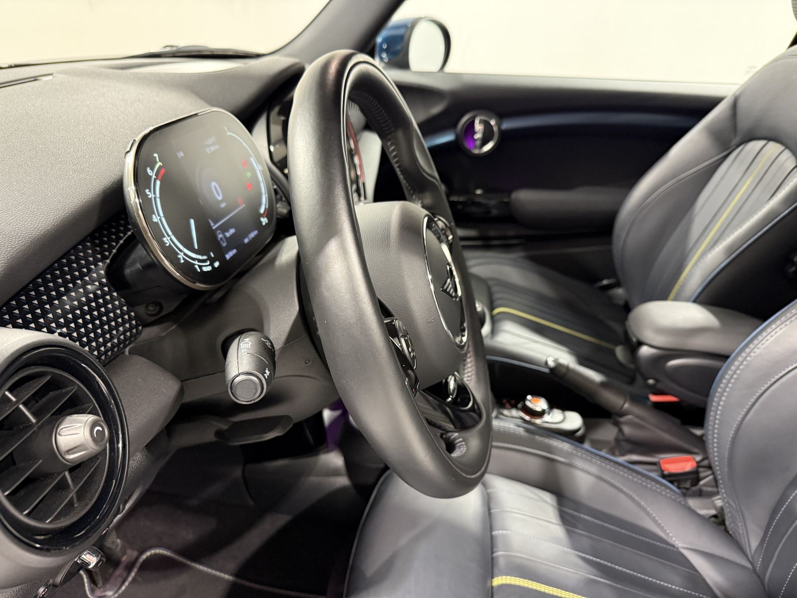 MINI Cooper S Cabrio Sidewalk - Samsaru's Car Outlet
