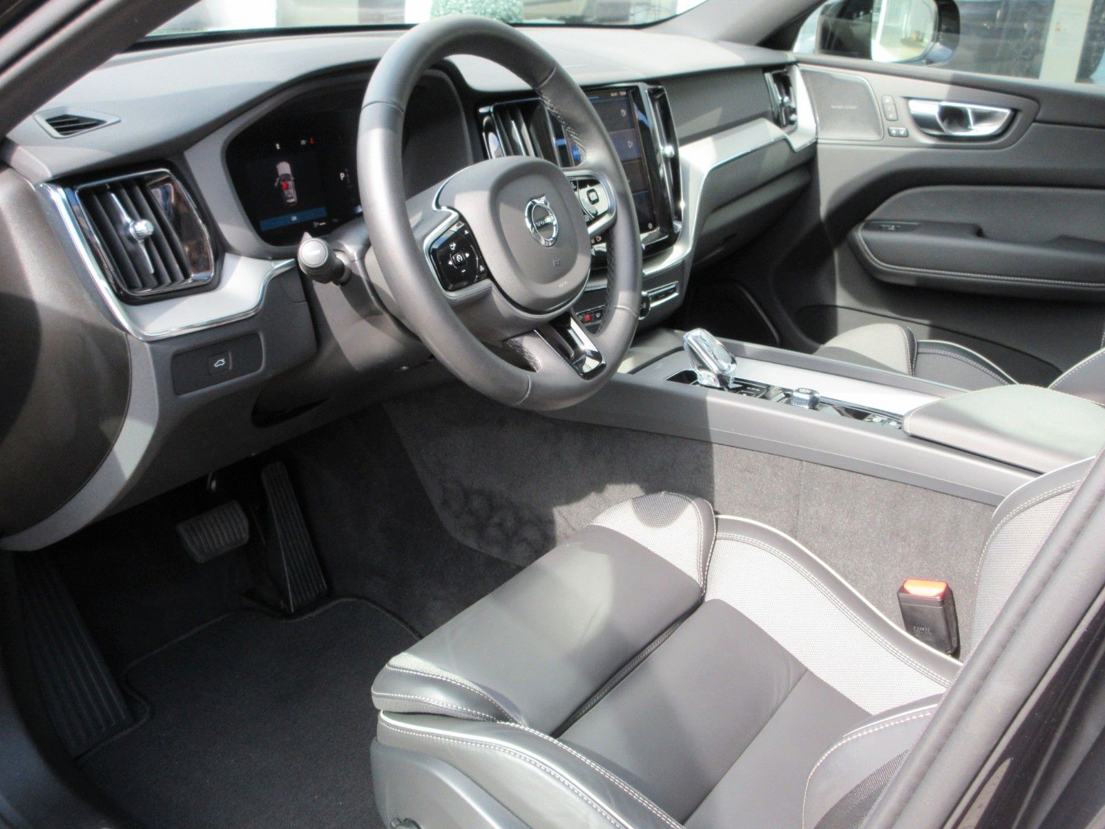 Volvo XC 60 B5 Plus Dark AWD