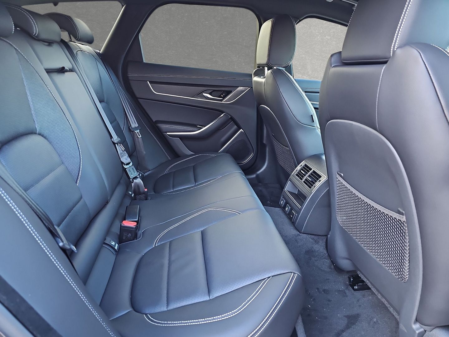 Jaguar XF Sportbrake D200 RWD R-Dynamic SE