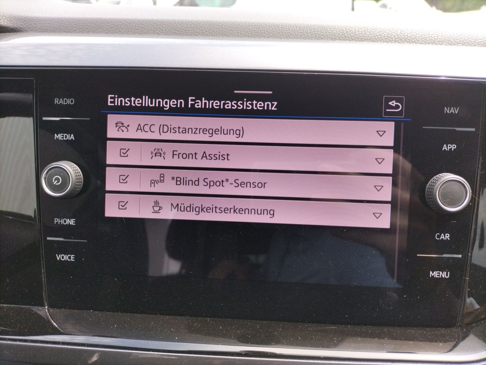 Volkswagen Polo VI Highline TSI DSG - Samsaru's Car Outlet