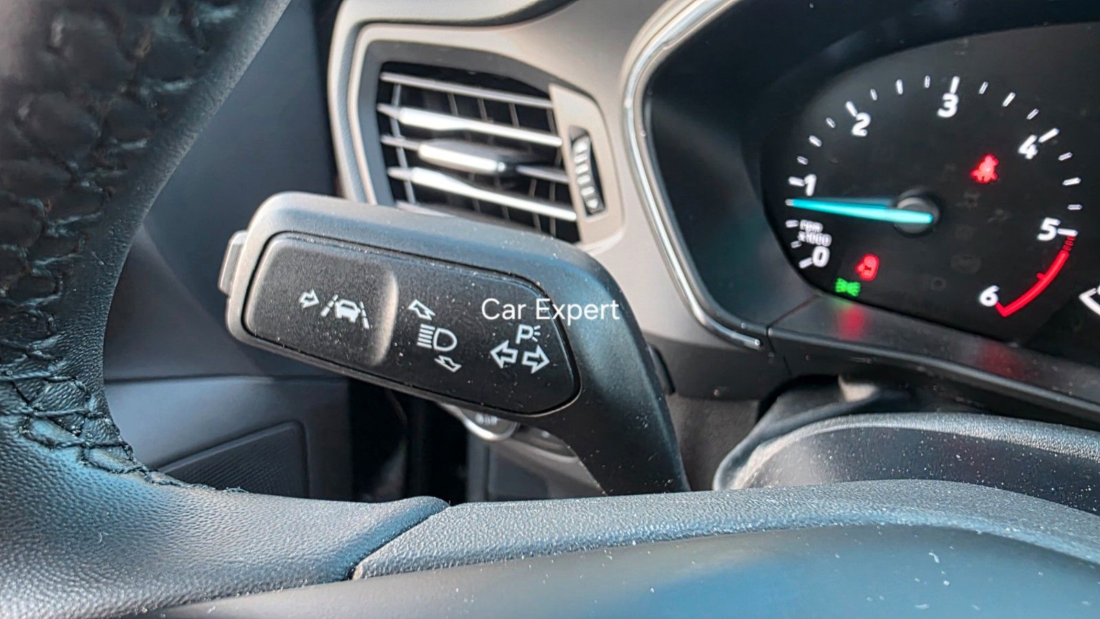 Ford Focus TurnierTitanium,1Hand,8xAlu,Scheckheft,LED
