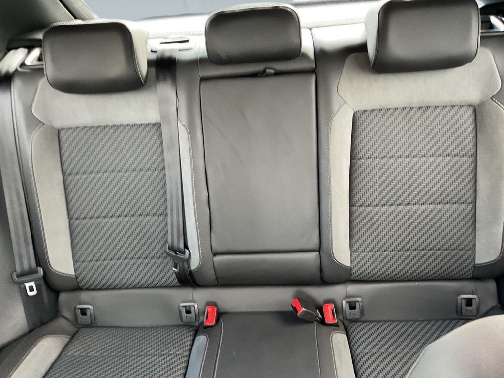 Volkswagen T-Roc 1.5 TSI DSG Sport - Samsaru's Car Outlet