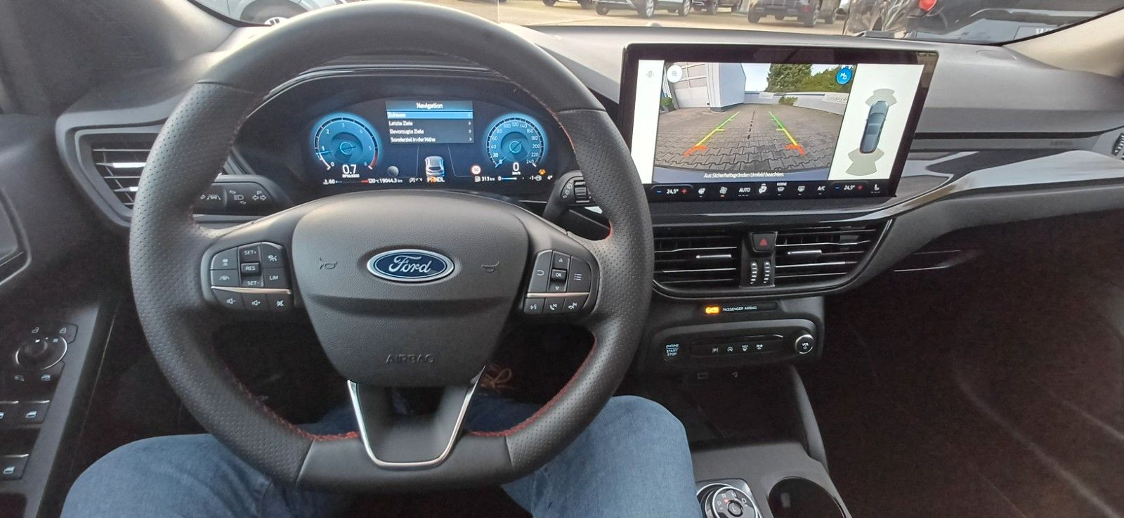 Ford Focus ST Line X-8Gang-Leder-Navi-Kamera-Pano-AHK