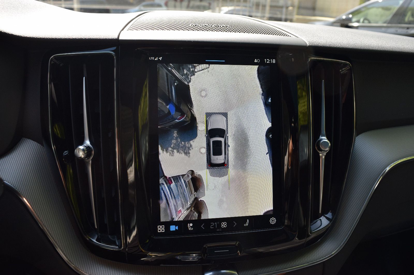 Volvo XC60 T6 Plus Black Edition - Samsaru's Car Outlet