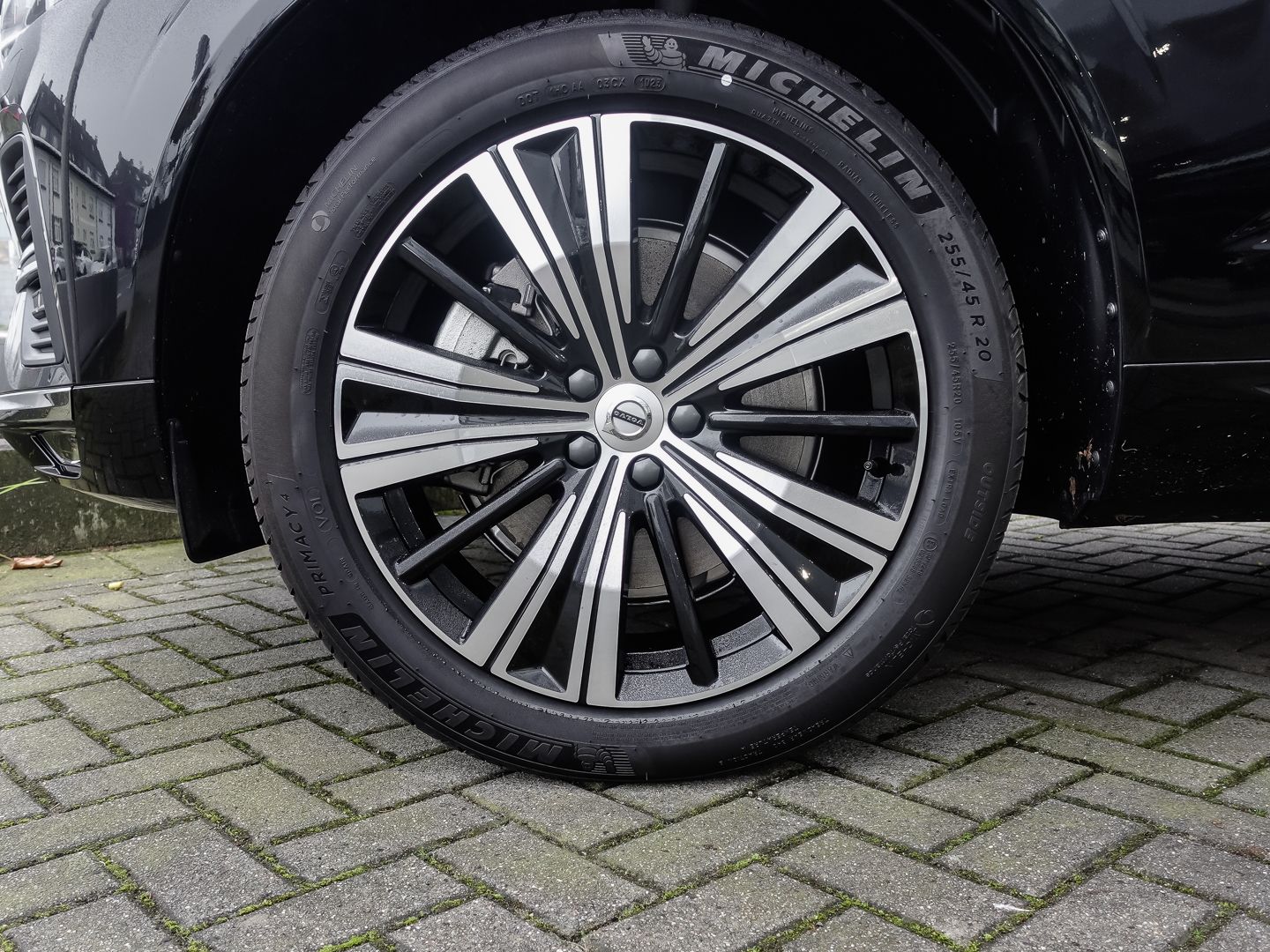 Volvo XC60 B4 Diesel Plus Bright - Samsaru's Car Outlet