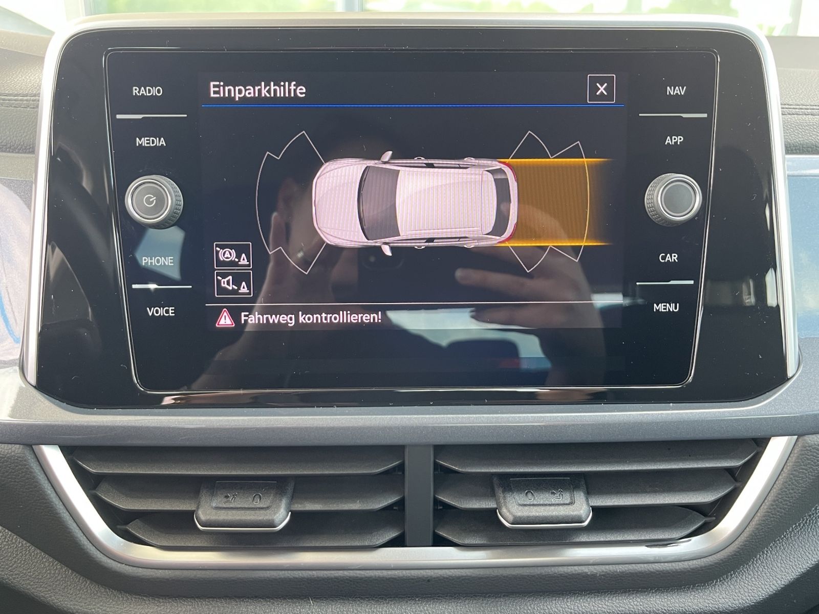 Volkswagen T-Roc 2.0 TDI Style - Samsaru's Car Outlet