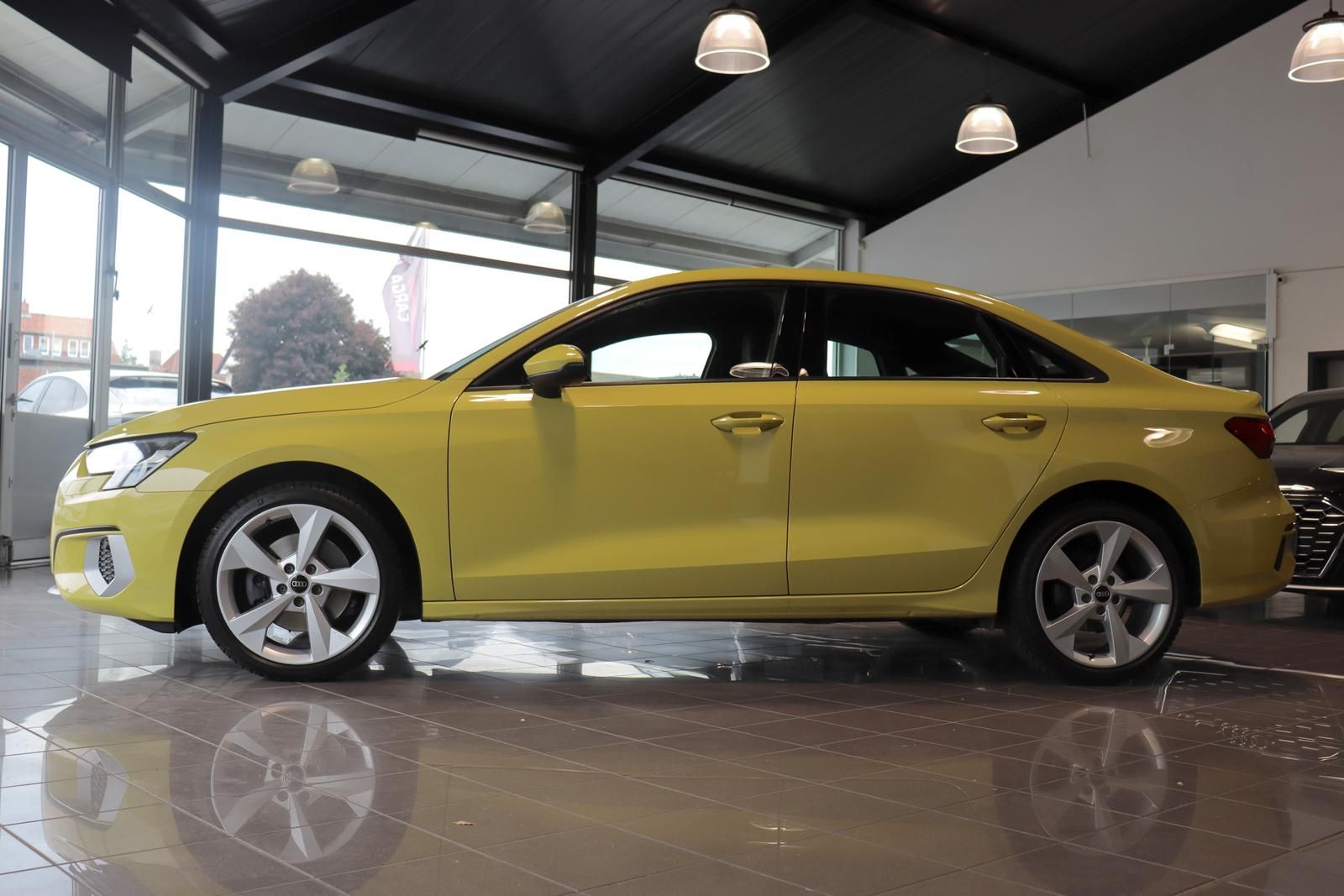 Audi A3 Lim. 1.0 TFSI S tronic advanced S-LINE