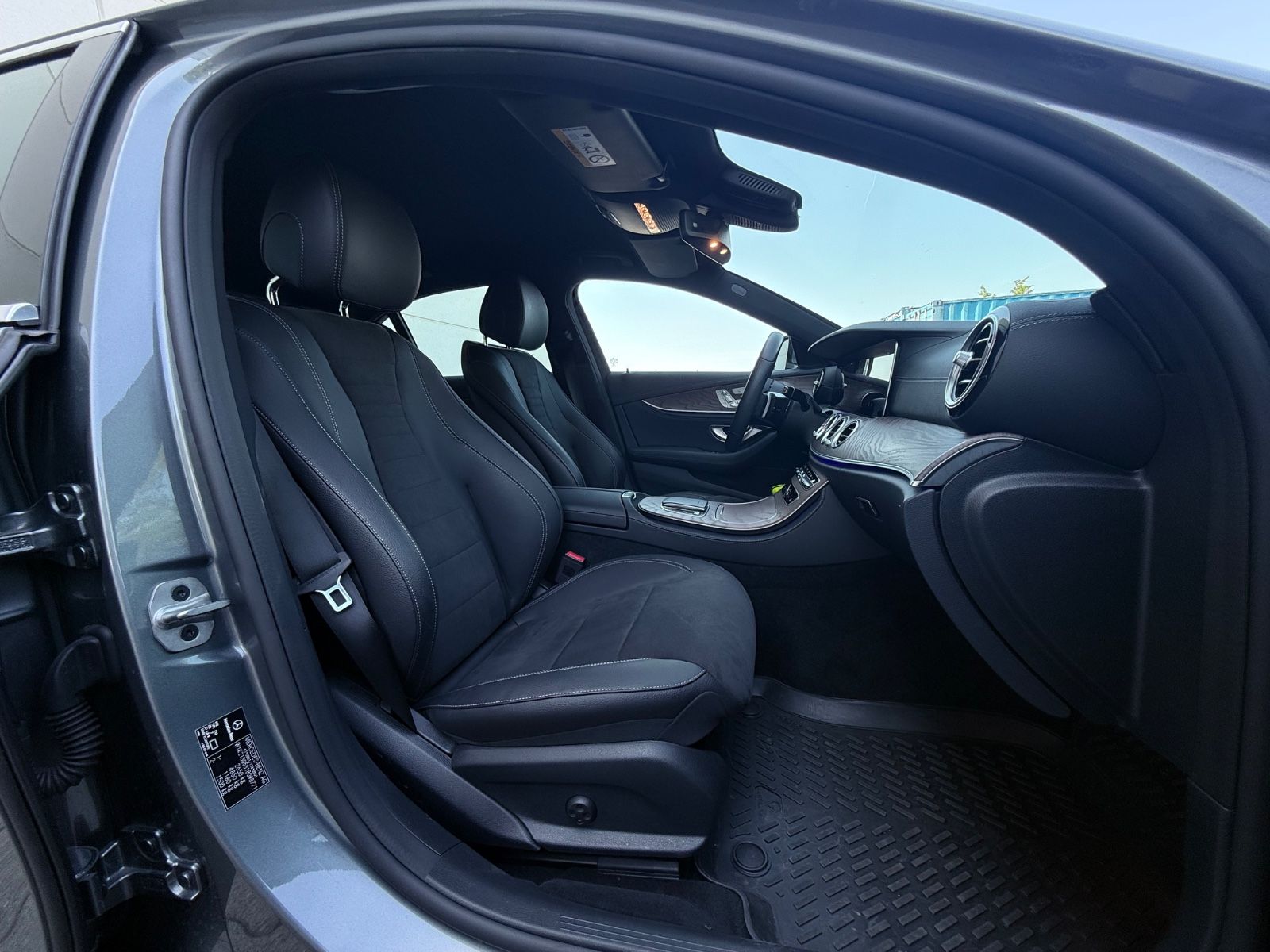 Mercedes-Benz E 300e AMG-Paket - Samsaru's Car Outlet