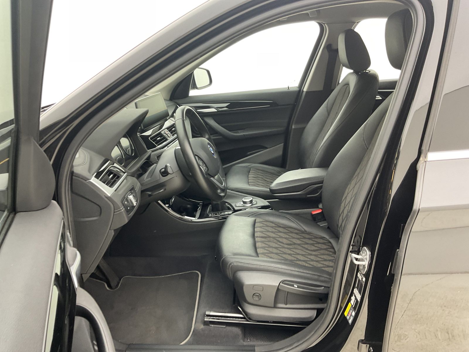 BMW X1 xDrive25e - Samsaru's Car Outlet