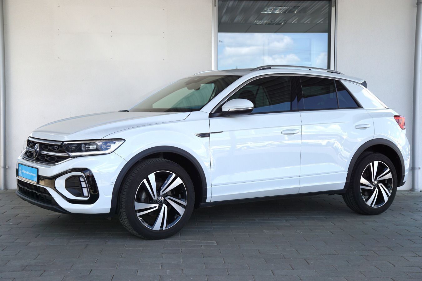 Volkswagen T-Roc R-Line 1.5 TSI DSG - Samsaru's Car Outlet