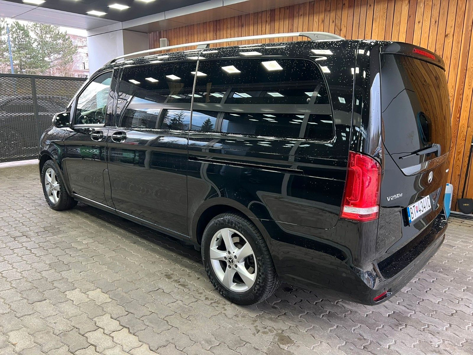 Mercedes-Benz V 220 V -Klasse V250 AVANTGARDE 4MATIC - Samsaru's Car Outlet