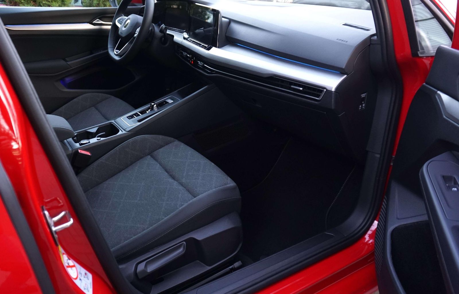 Volkswagen Golf Variant Life - Samsaru's Car Outlet
