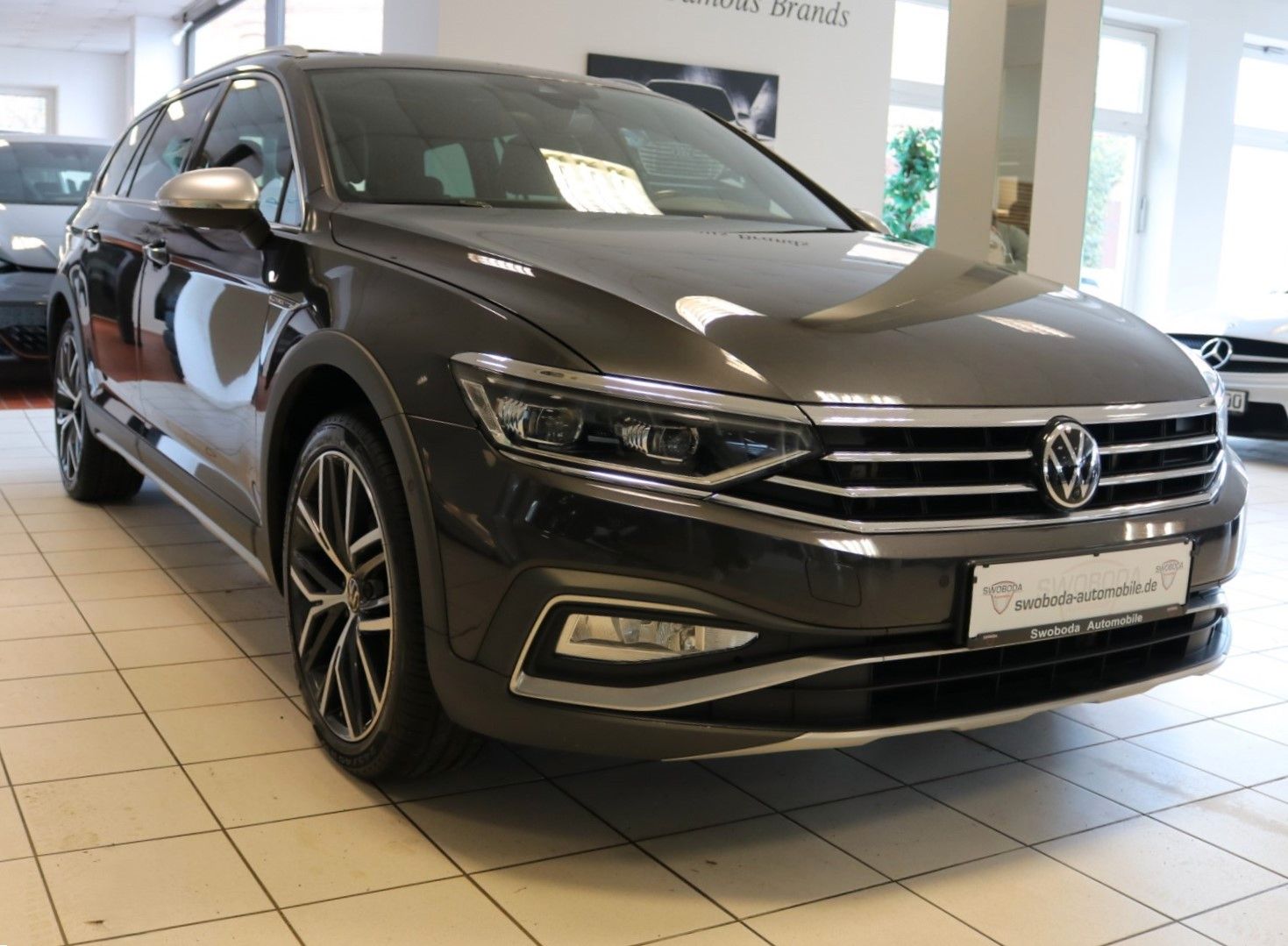 Volkswagen Passat Alltrack DCC HUD Matrix STHZ 360 Pano ACC