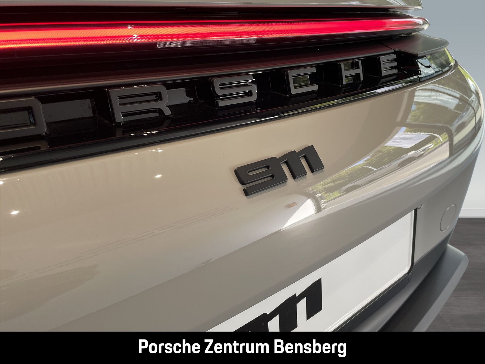 Porsche 911 Carrera 4 GTS