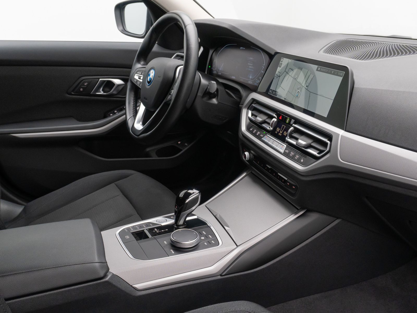 BMW 320e - Samsaru's Car Outlet