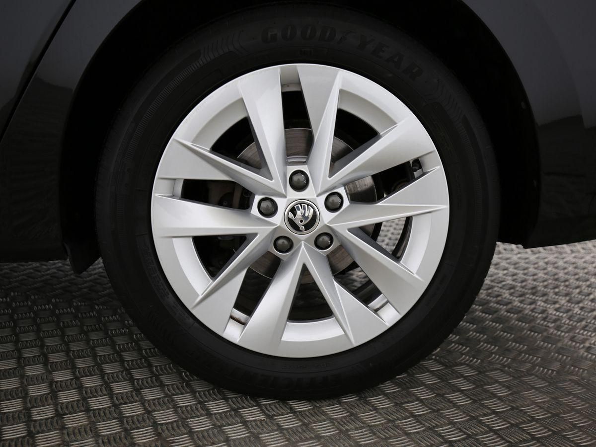 Skoda Octavia Combi Style iV - Samsaru's Car Outlet