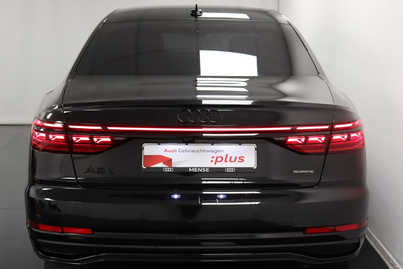 Audi A8 lang 60 TFSI e quattro S line - Samsaru's Car Outlet