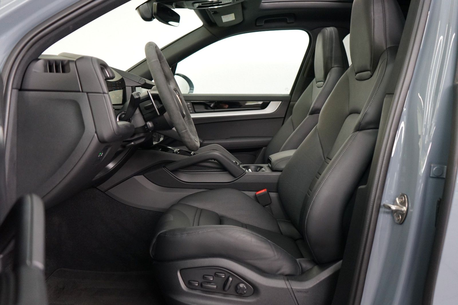 Porsche Cayenne E-Hybrid/PANO/P-Display/HUD/AHK/18W/ACC