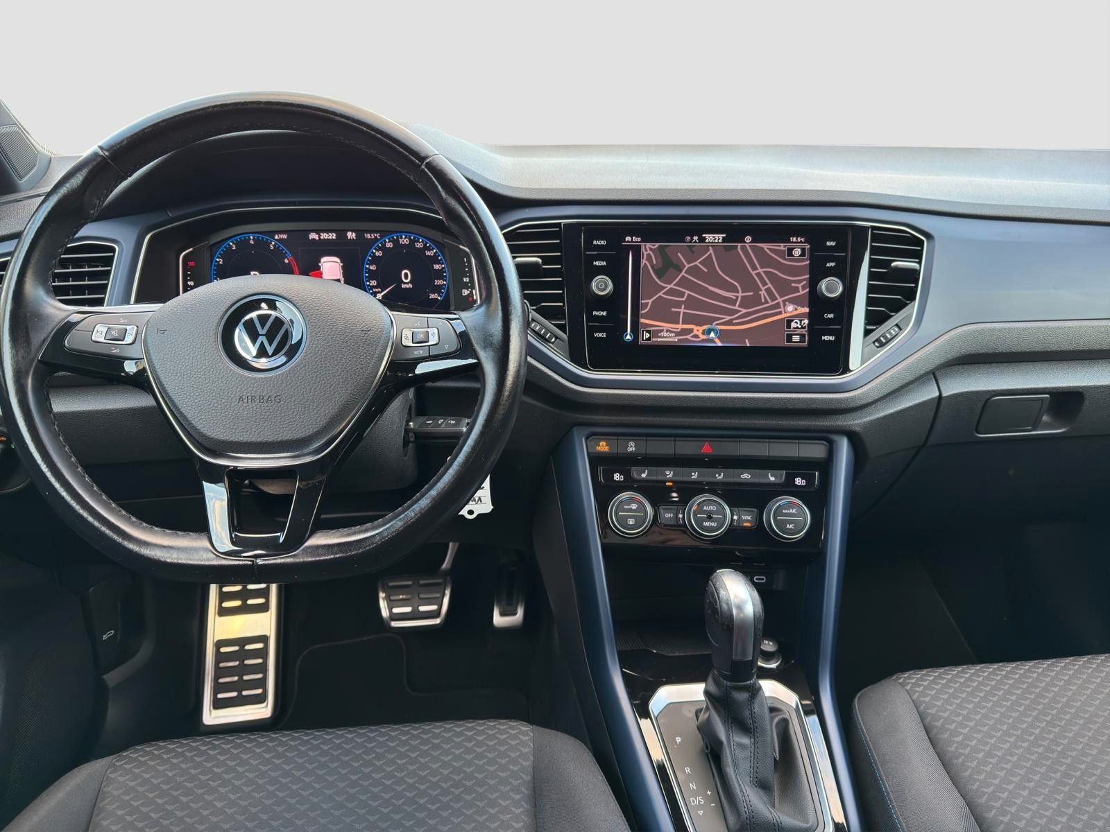 Volkswagen T-Roc United - Samsaru's Car Outlet