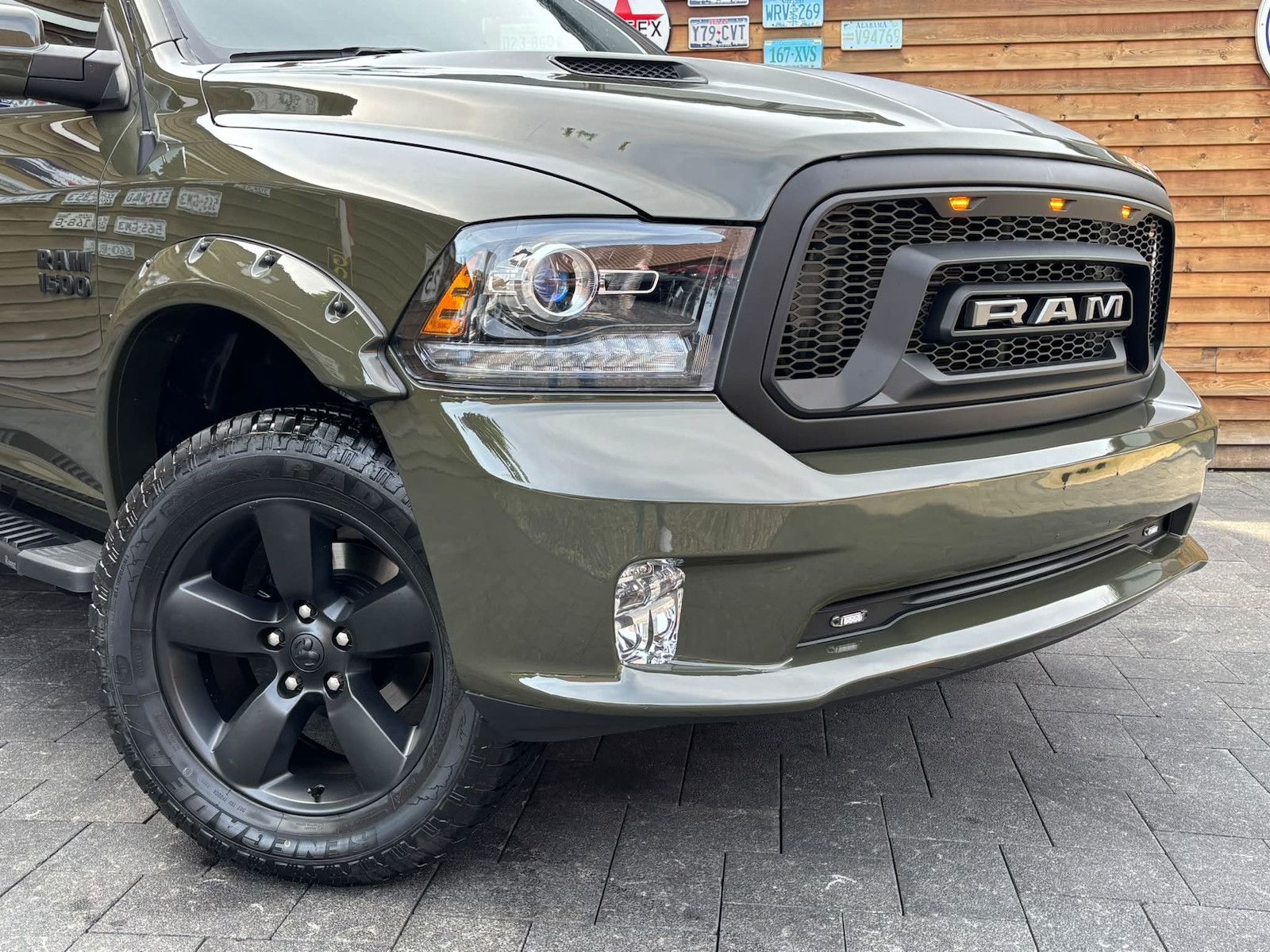 Dodge RAM 1500 5,7L Warlock 4x4 LEDER AHK LED