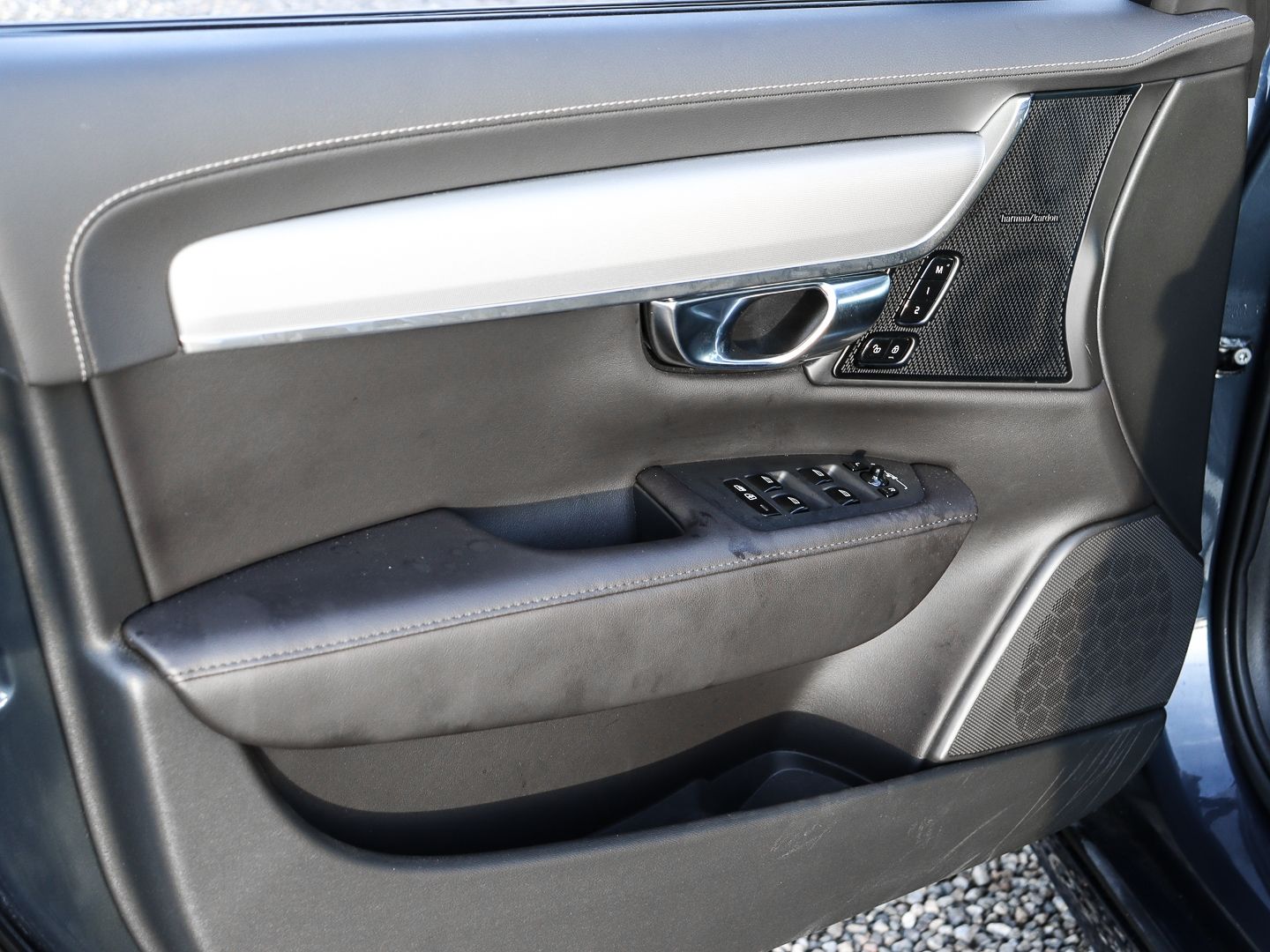 Volvo S90 Plus Dark Recharge Plug-In Hybrid AWD StandH