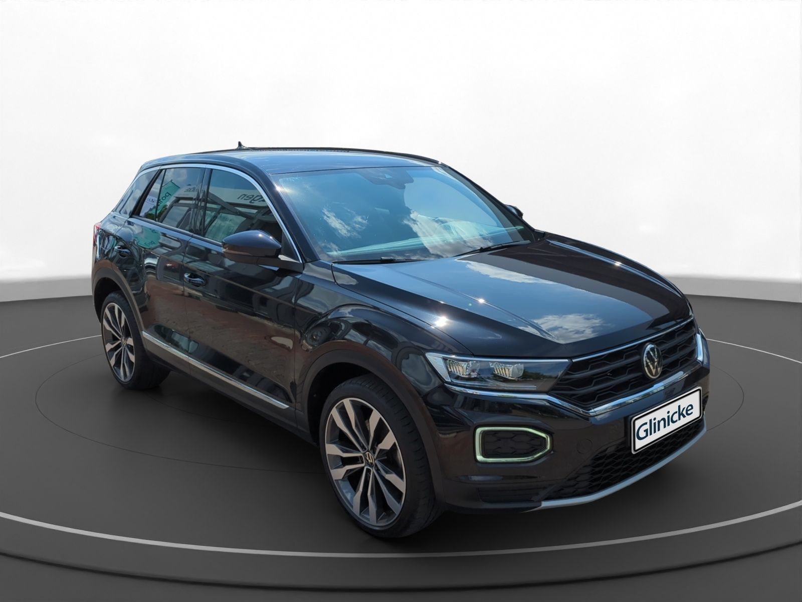 Volkswagen T-Roc 1.5 TSI Sport - Samsaru's Car Outlet