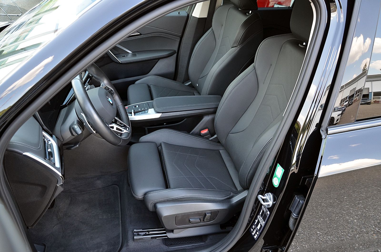 BMW X1 23 d xDrive xLine Sportsitze - Samsaru's Car Outlet