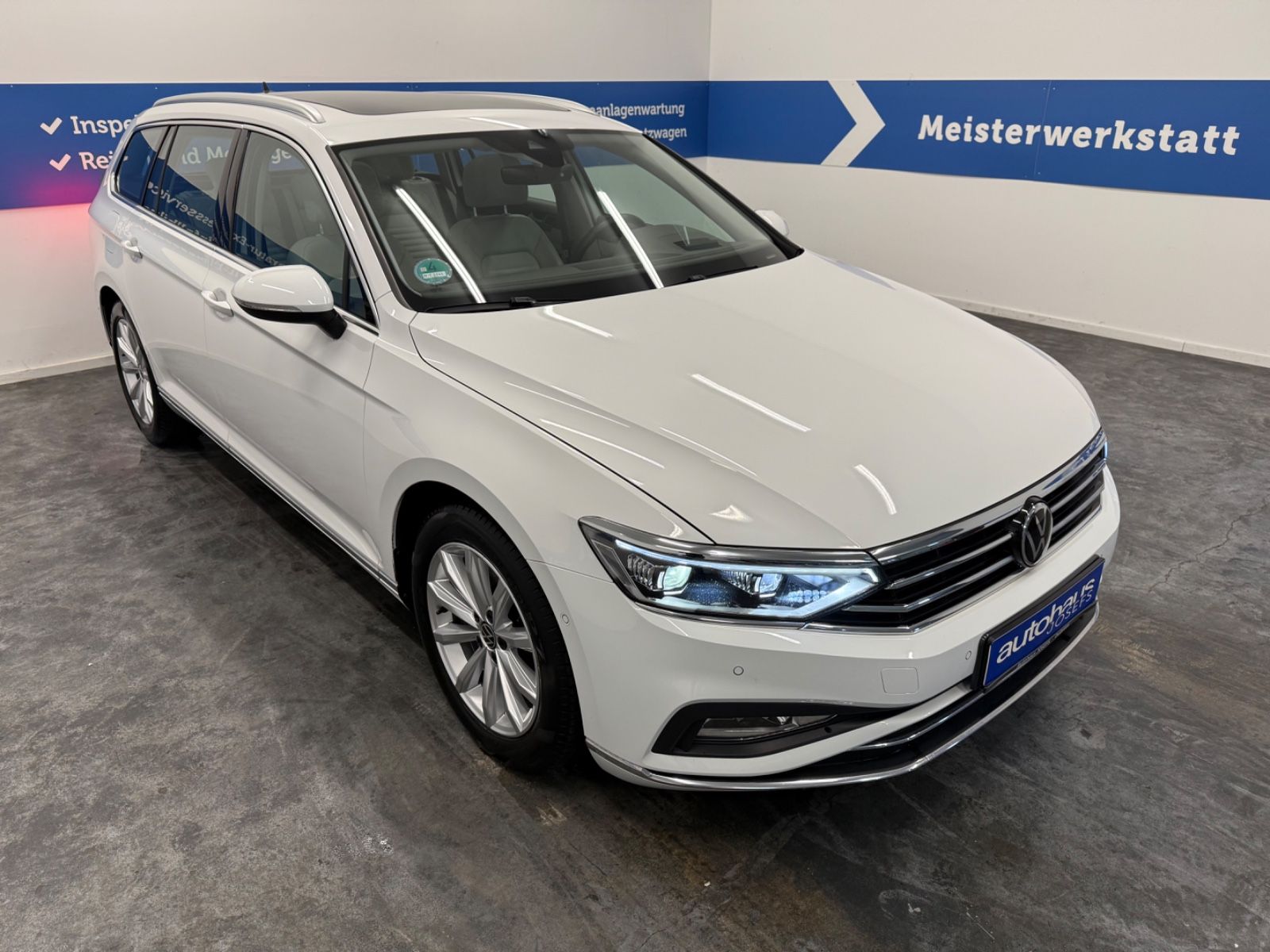 Volkswagen Passat Elegance 1.5 TSI - Samsaru's Car Outlet