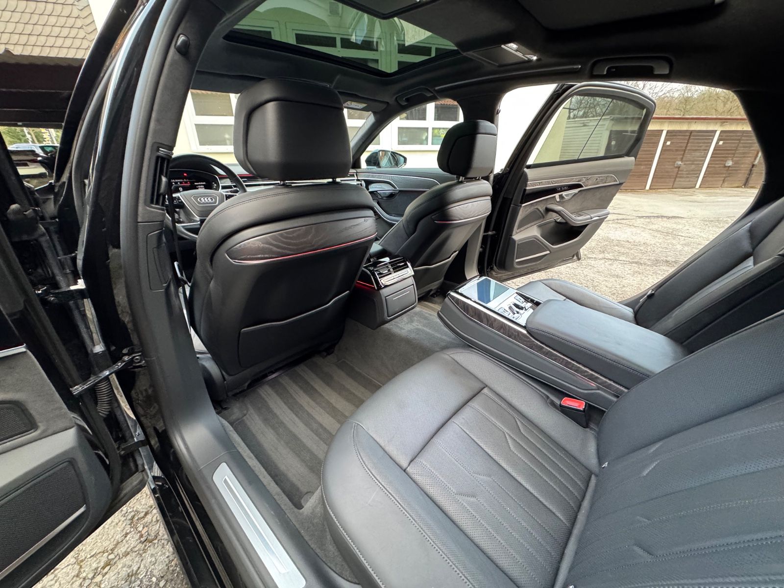 Audi A8 L 50 TDI Lang quattro S-Line Black - Samsaru's Car Outlet