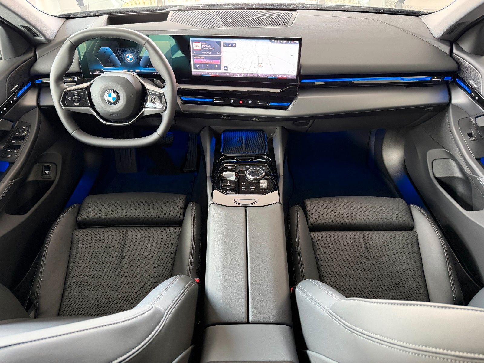 BMW 520d xDrive / AHK / 360° / Abstandtemp. / H&K