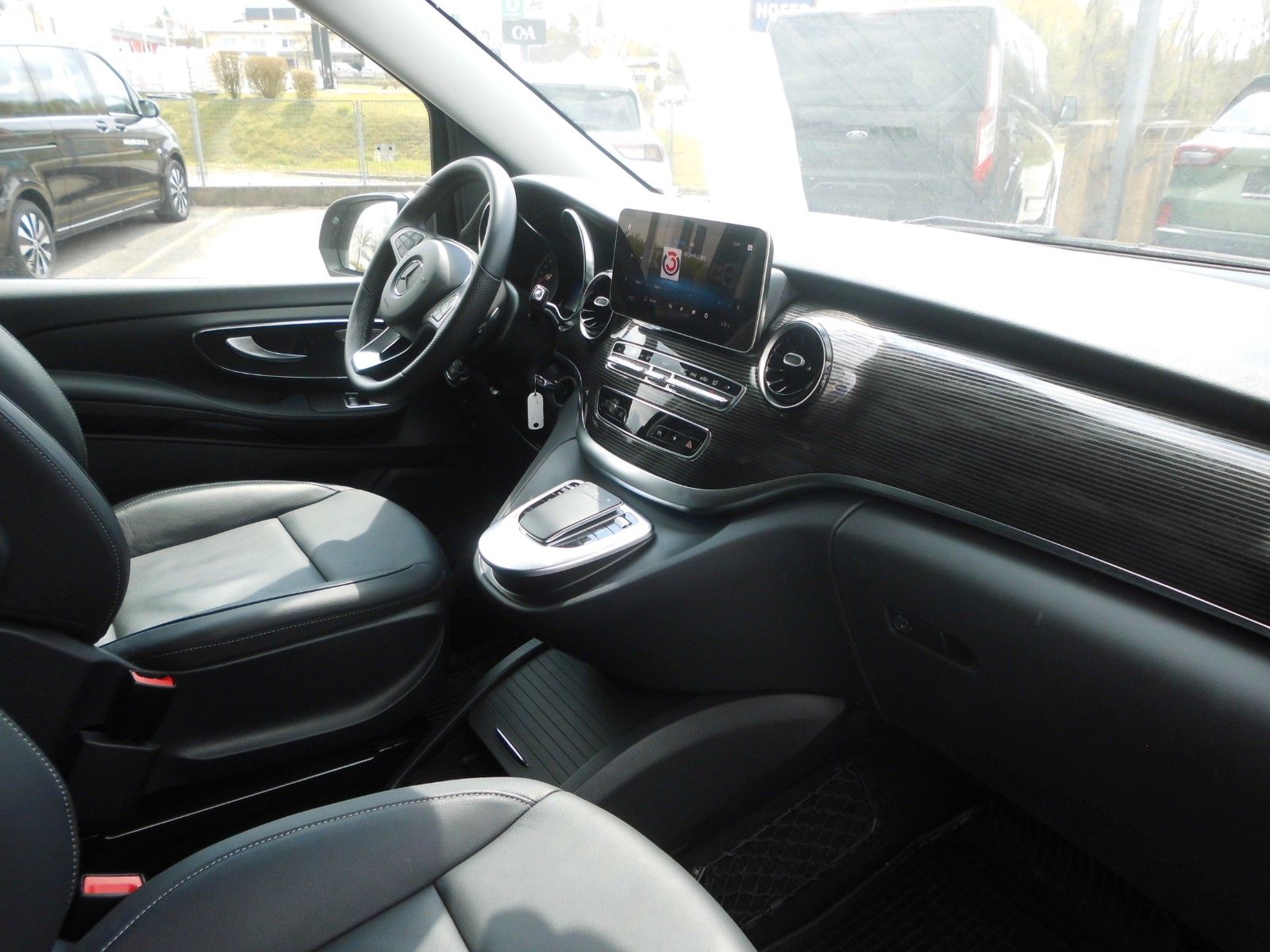 Mercedes-Benz V 220 d AVANTGARDE - Samsaru's Car Outlet