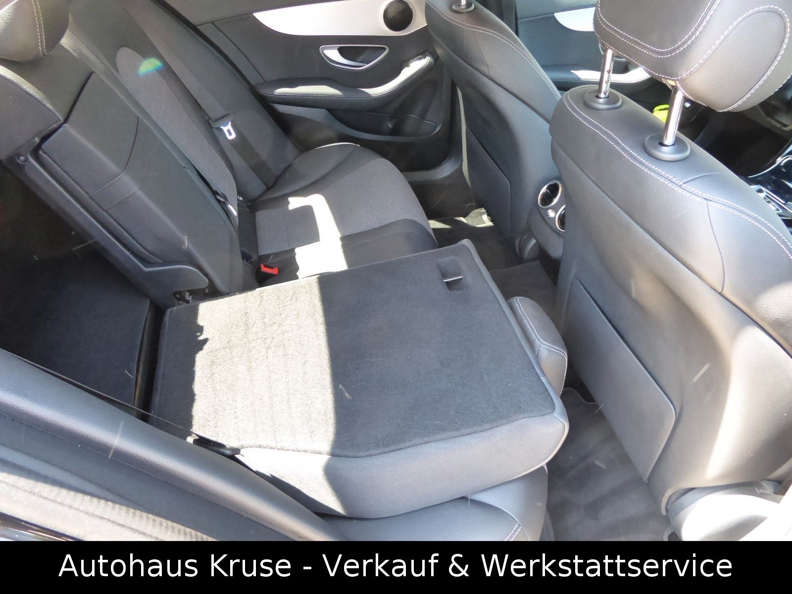 Mercedes-Benz C 200 - Samsaru's Car Outlet