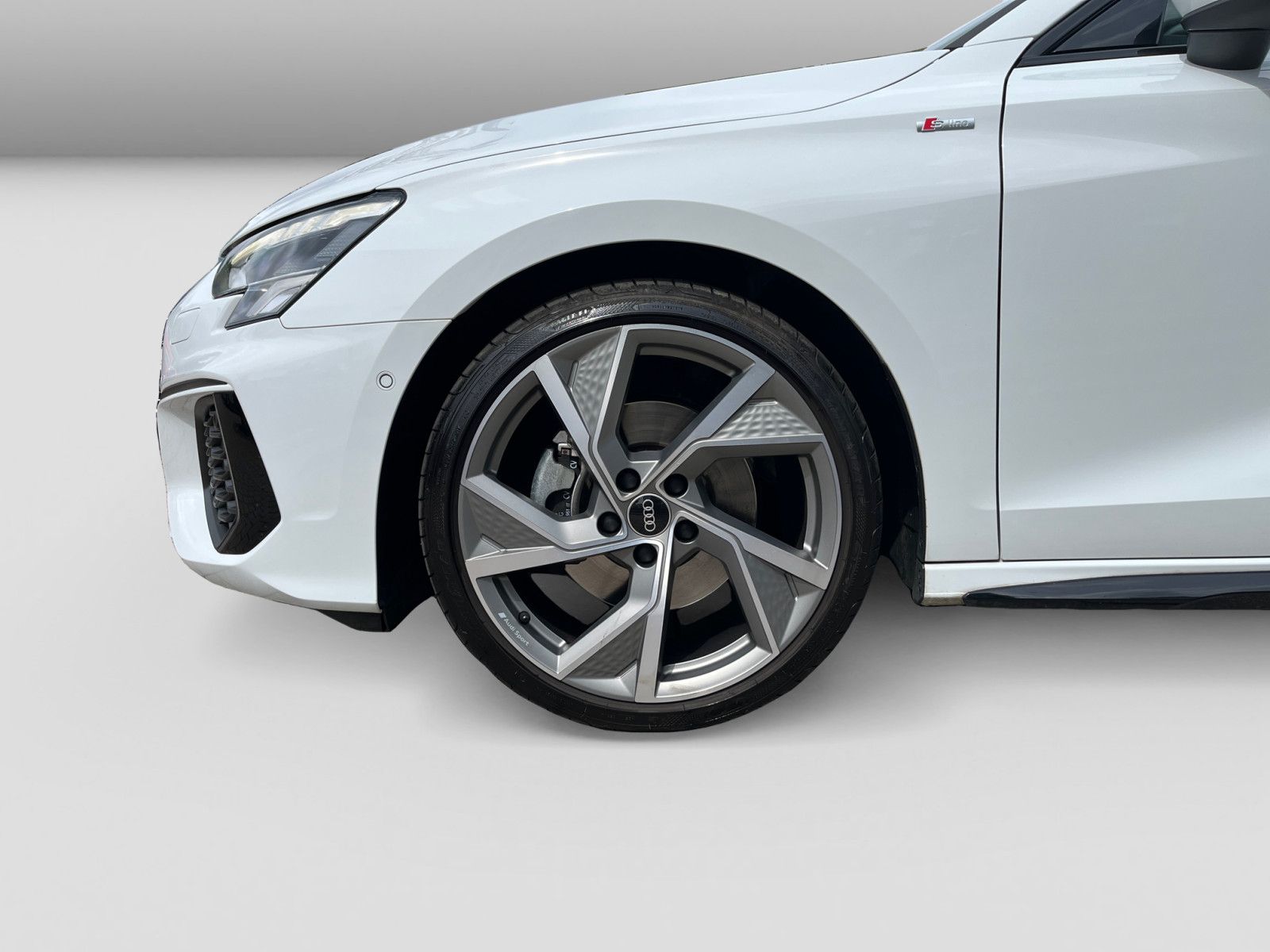 Audi A3 Sportback 35 TFSI S tronic S Line - Samsaru's Car Outlet