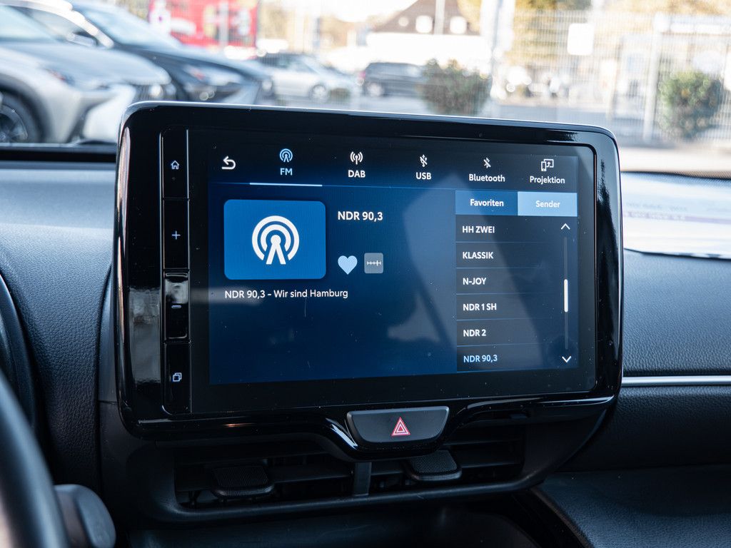 Toyota Yaris Cross Hybrid Team D PDC KAMERA NAVI LED