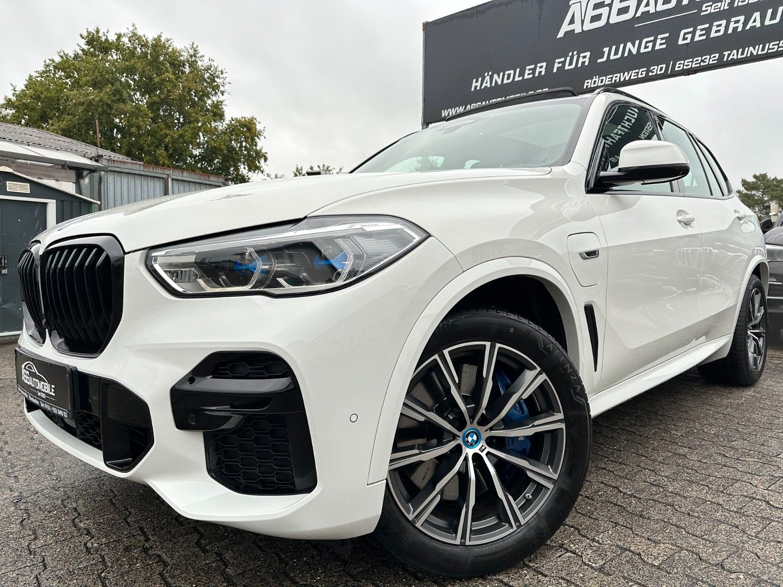 BMW X5 xDr45e M Sport PANO*M Sitze*Laser*ACC*360°