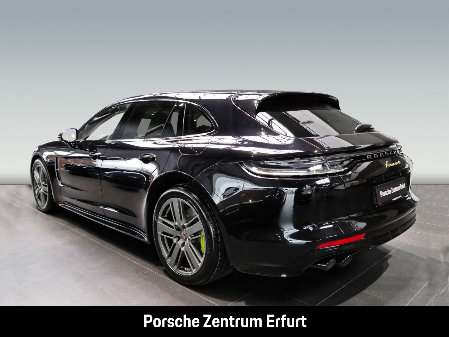 Porsche Panamera 4 E-Hybrid ST Platinum Edition