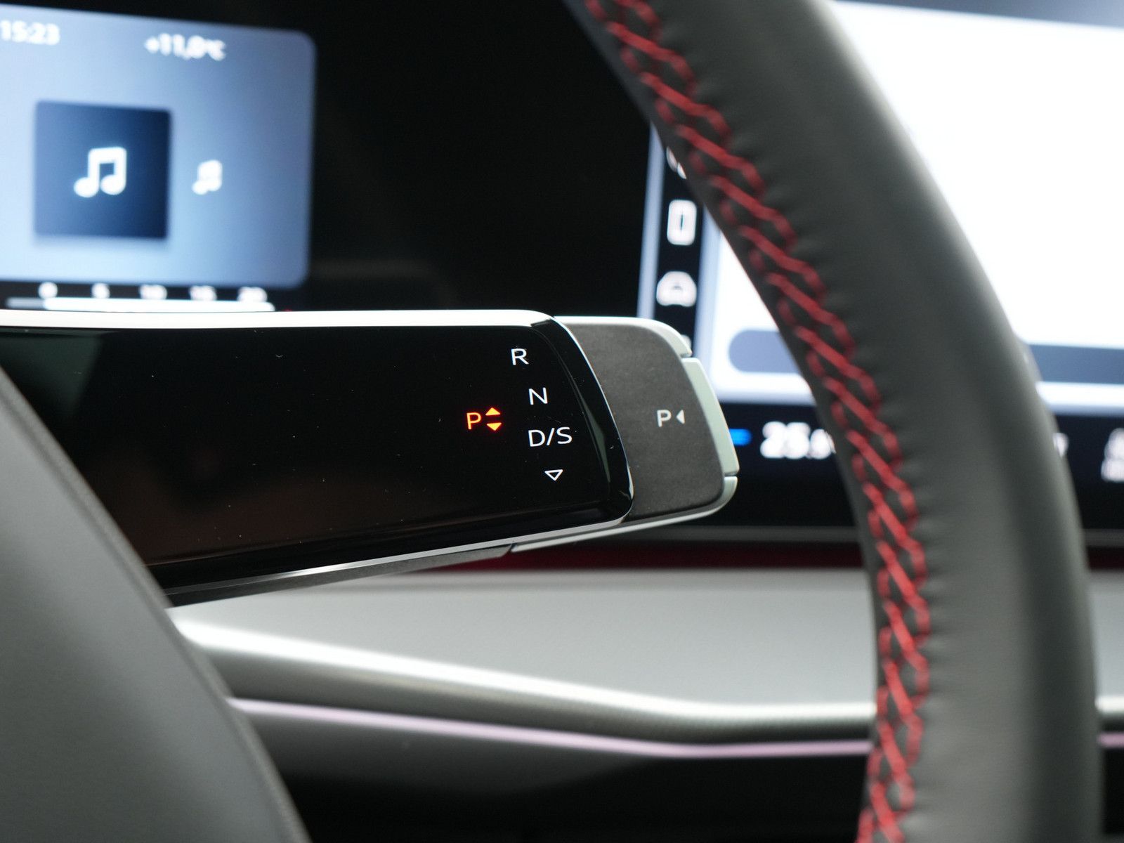 Audi Q3 S tronic S line SONOS AHK NAV PANO MATRIX HUD