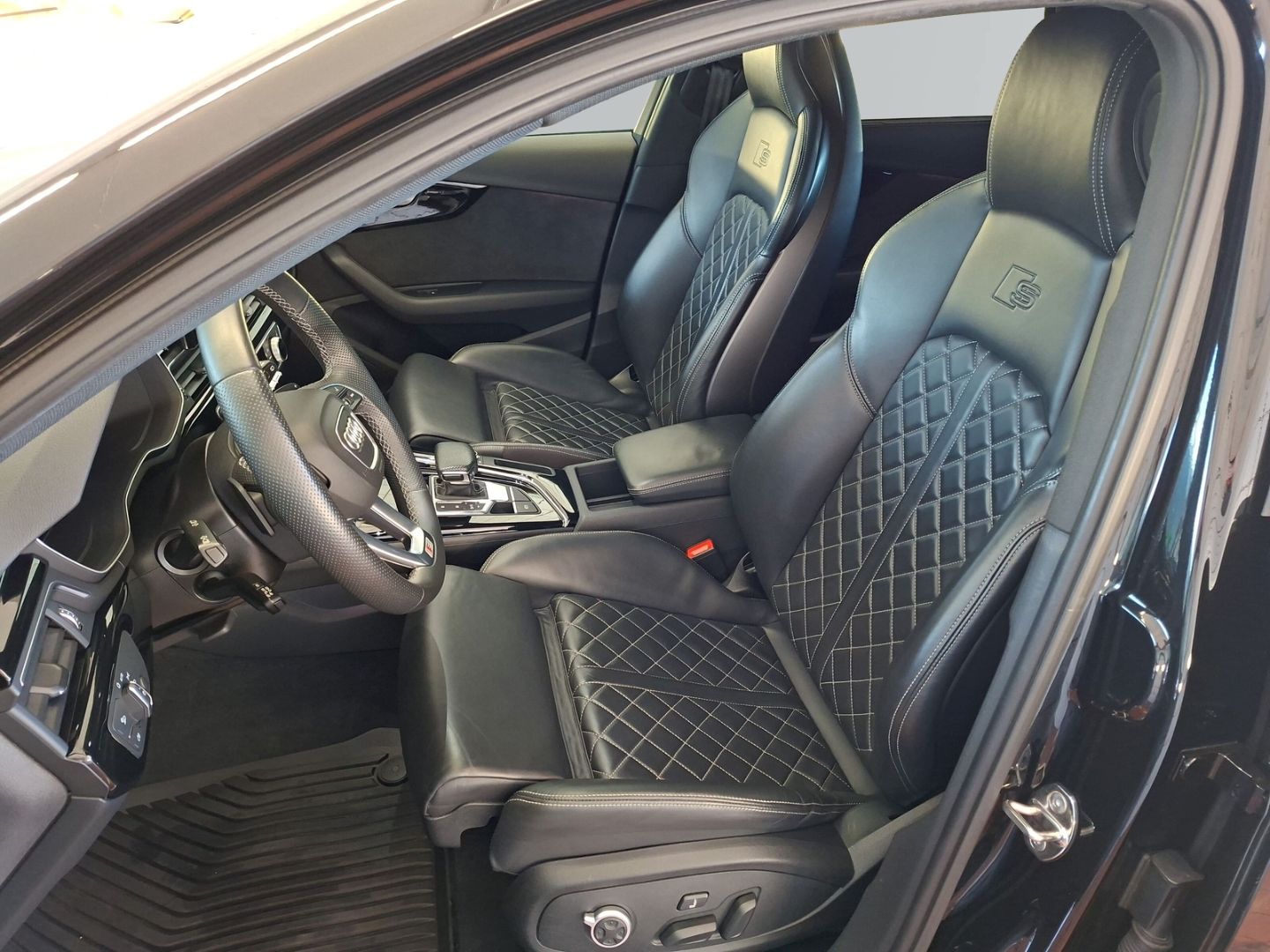 Audi A4 Avant 40 TDI quattro S line *Kamera*Keyless*