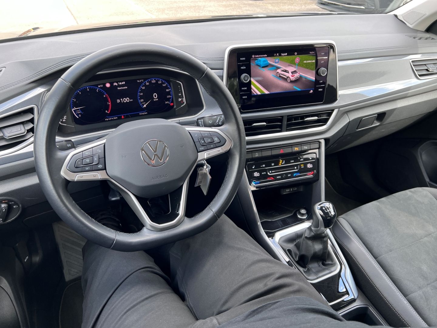 Volkswagen T-Roc 1.0TSI Style - Samsaru's Car Outlet