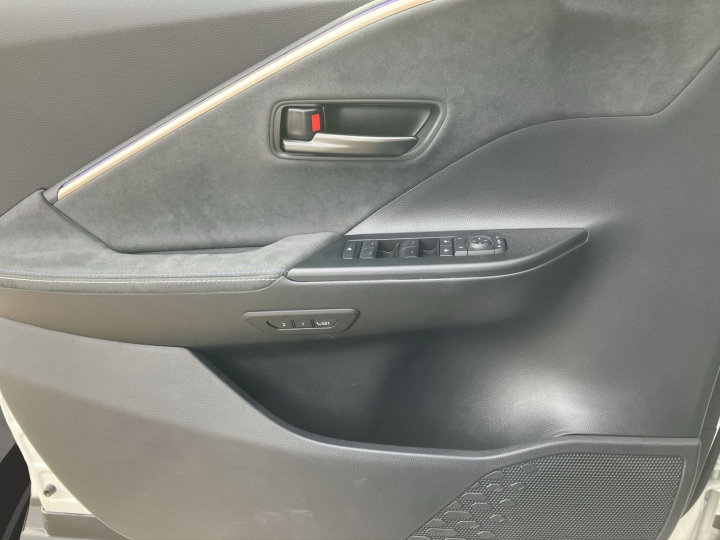 Toyota C-HR Plug-In Hybrid Lounge+TEILLDER