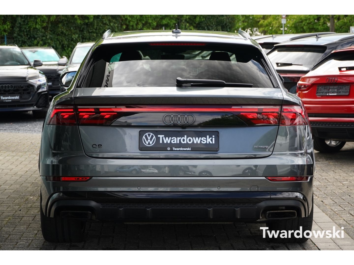 Audi Q8 S line Luftf. AHK PANO Matrix HUD B&O Allr.le