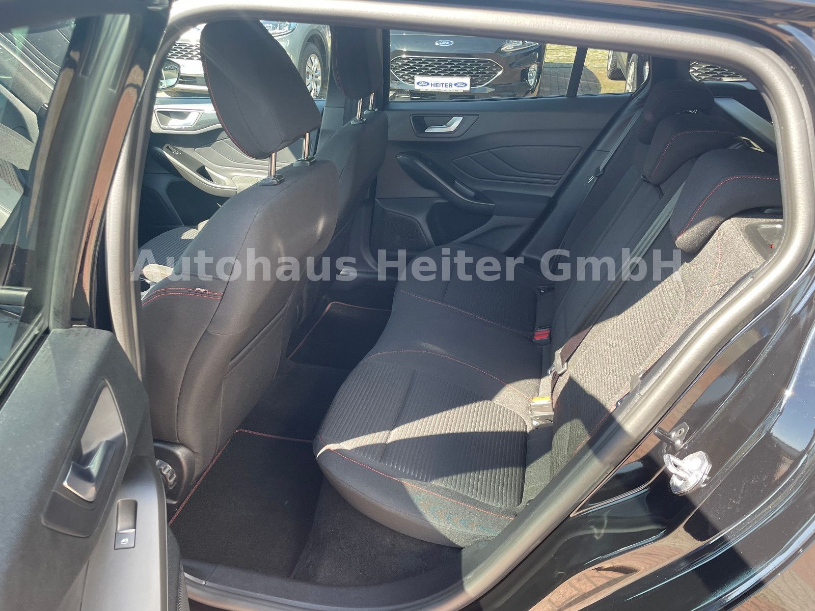 Ford Focus 1.5 EB Aut.ST-Line X / ACC+Matrix+e.Klappe