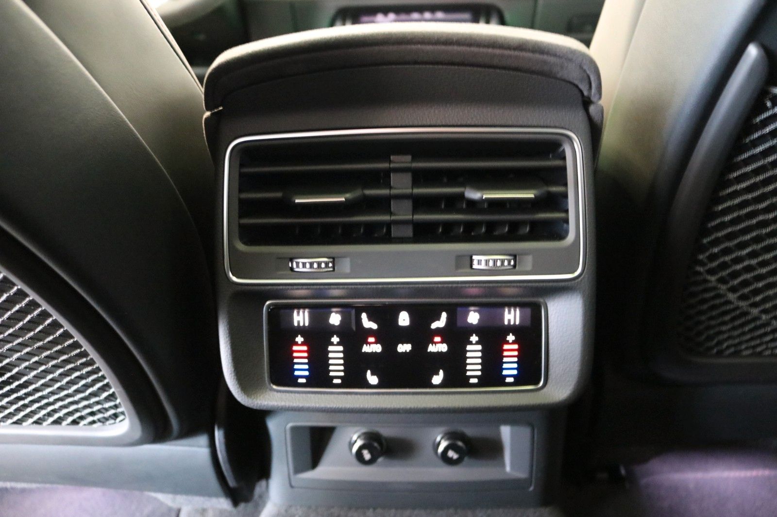 Audi RSQ8 Garantie Matrix Luft Memory HUD 360° Pano