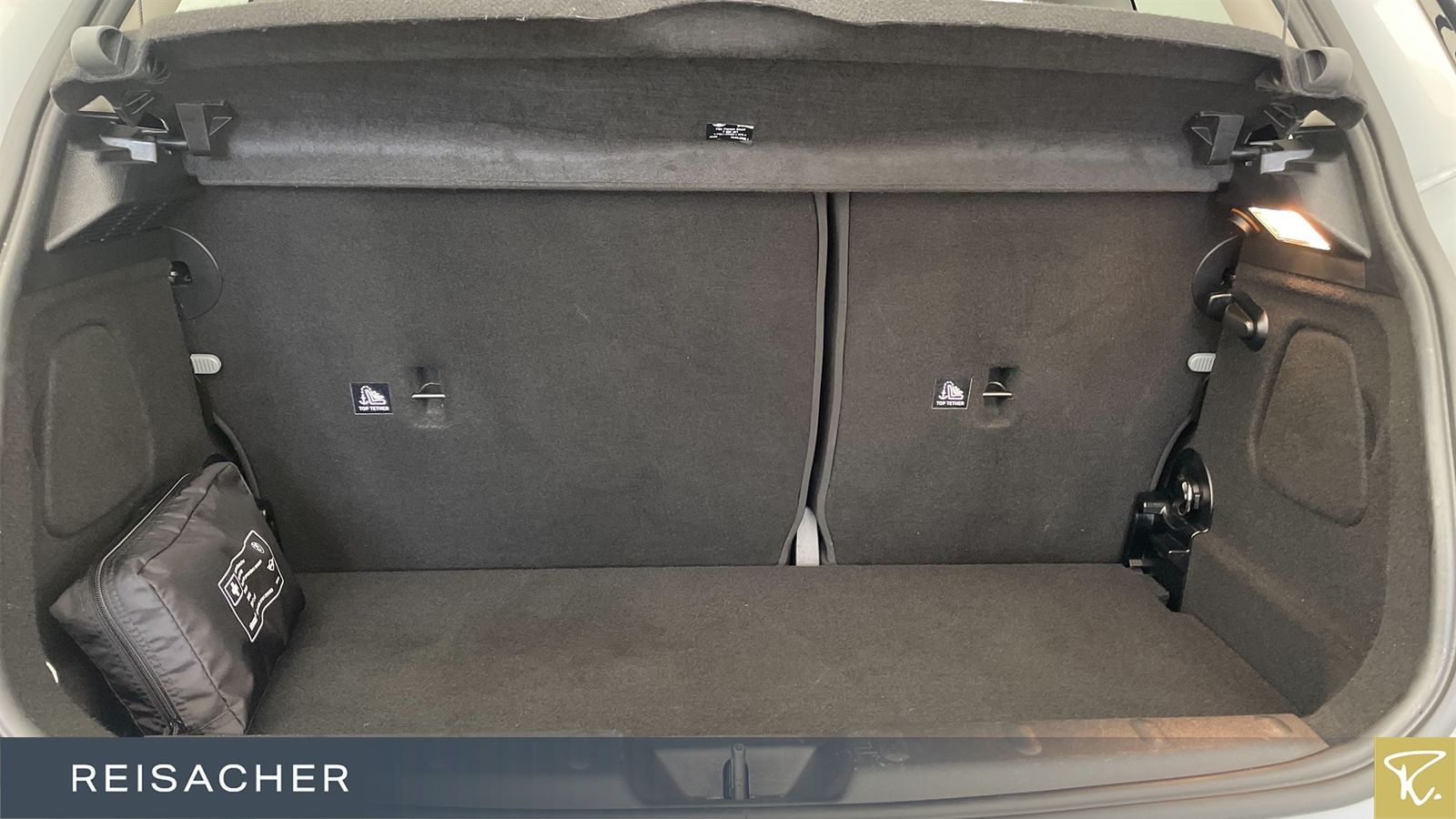 MINI Cooper SE Classic Trim - Samsaru's Car Outlet