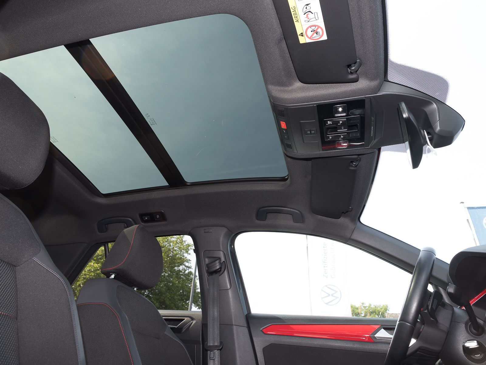 Volkswagen T-Roc 1.5 TSI DSG SPORT - Samsaru's Car Outlet